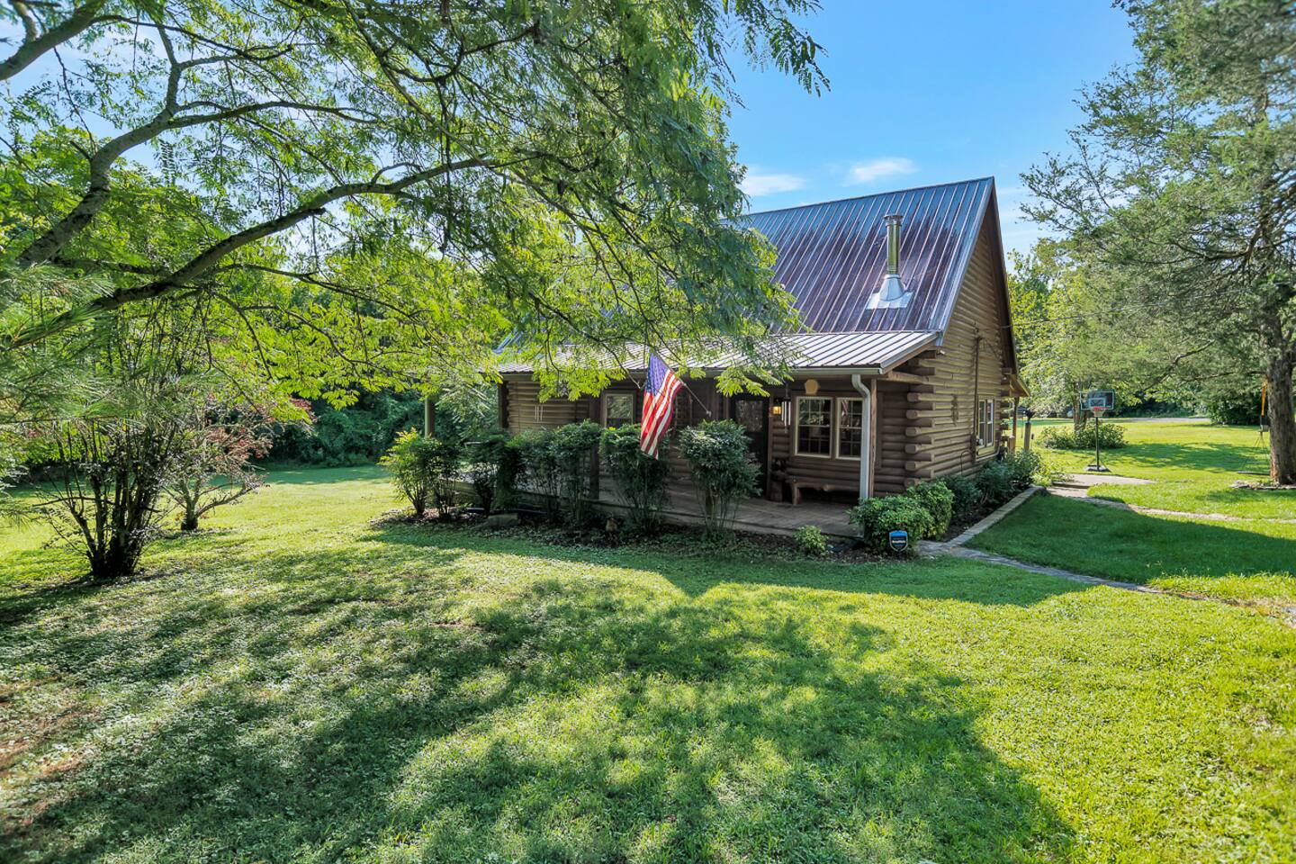 Cozy Cabin with River Access — Fayetteville — vacation rental