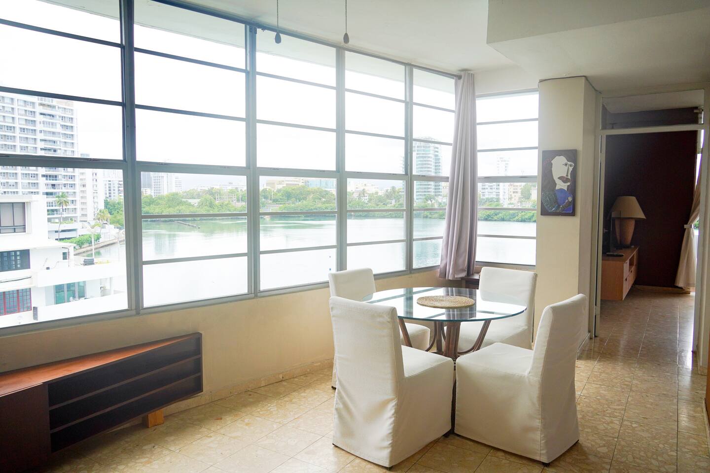 Priceless lagoon view apartment