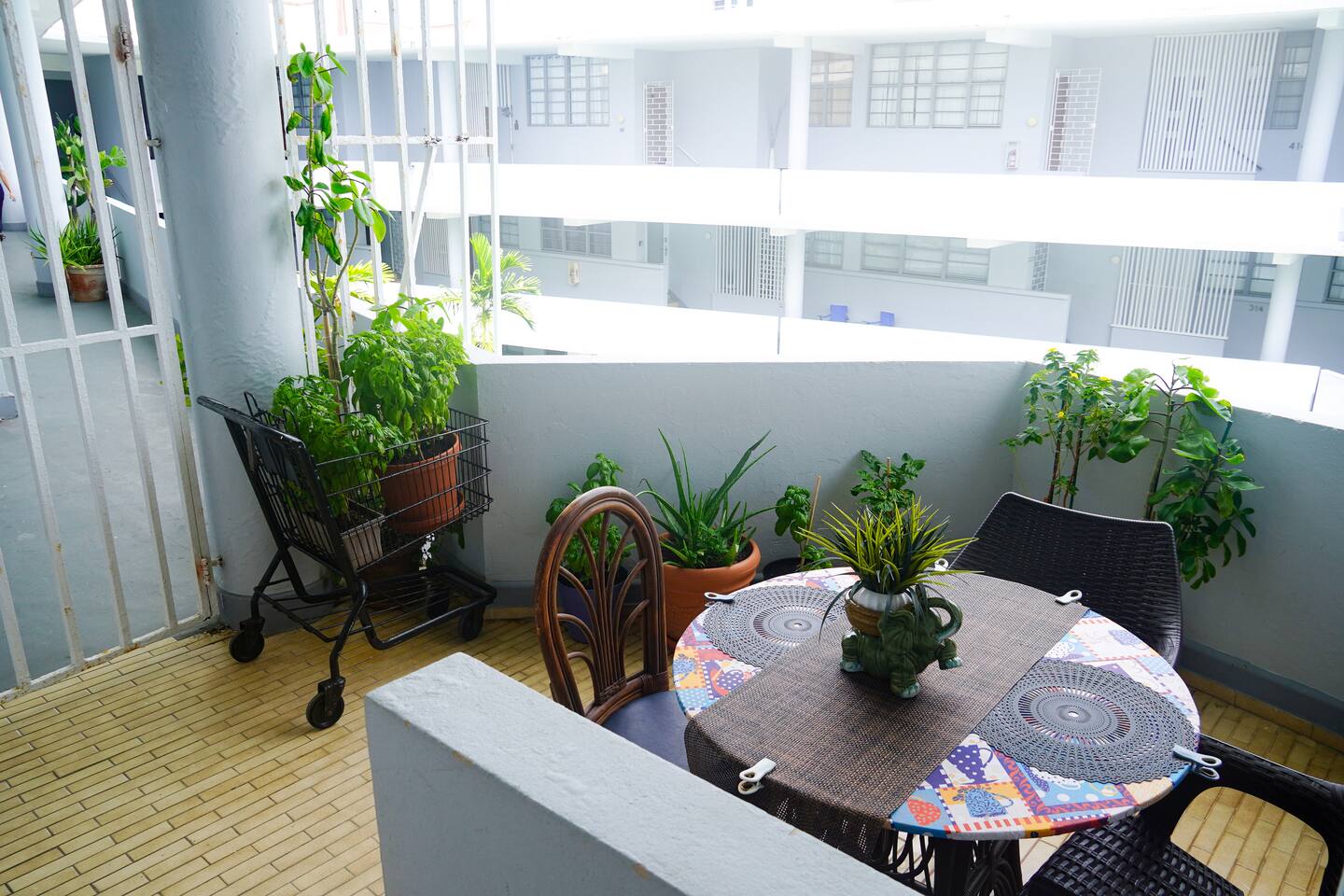 Priceless lagoon view apartment