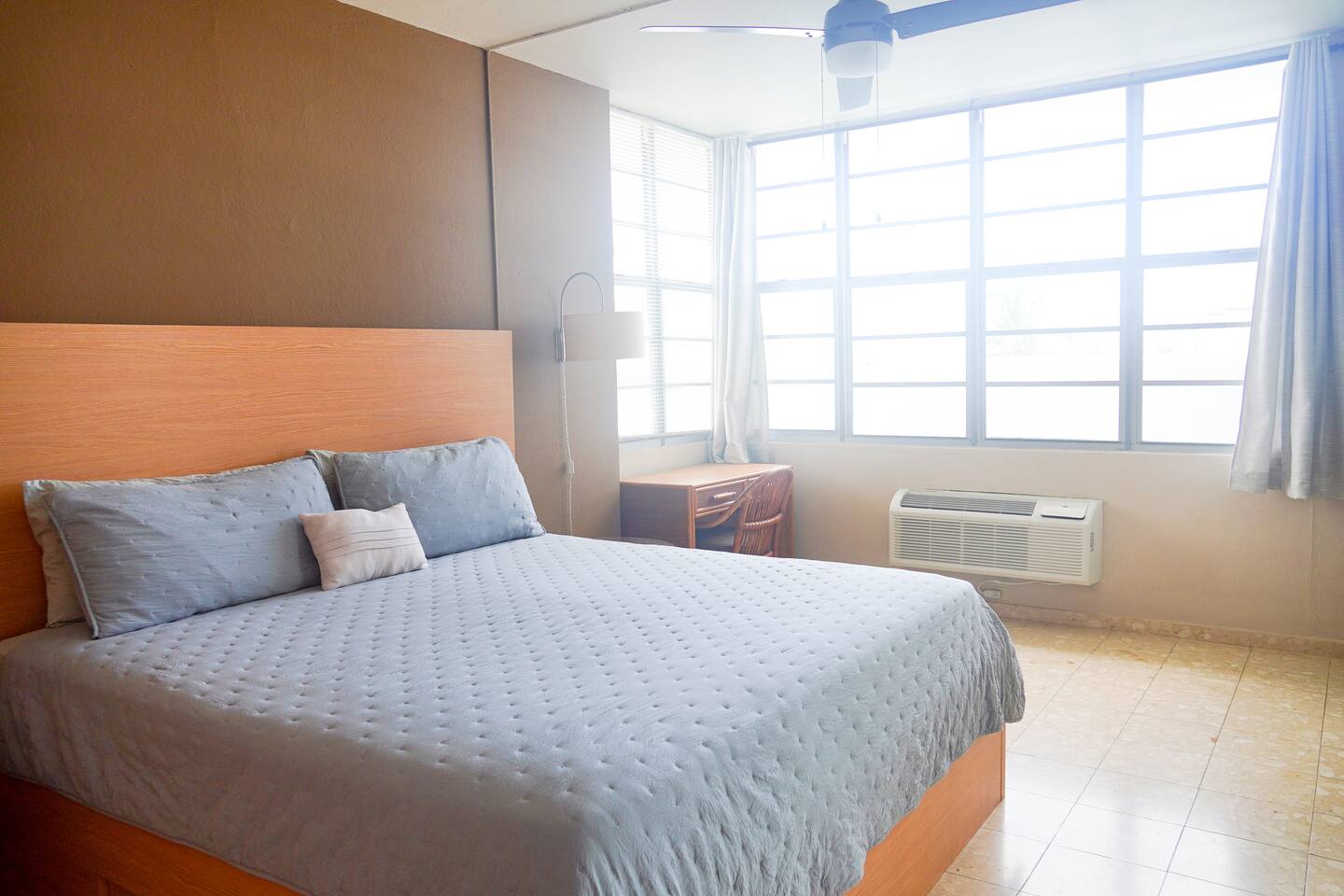 Priceless lagoon view apartment