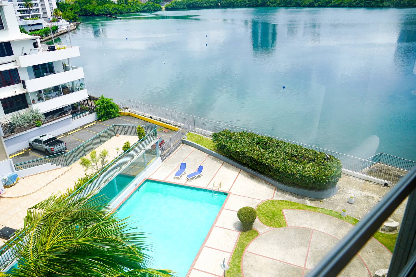 Priceless lagoon view apartment