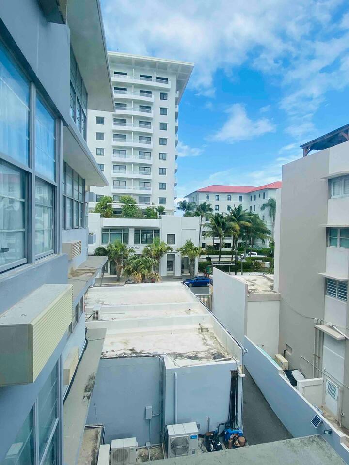 Steps To Beach Studio in Condado w/Pool&Ac