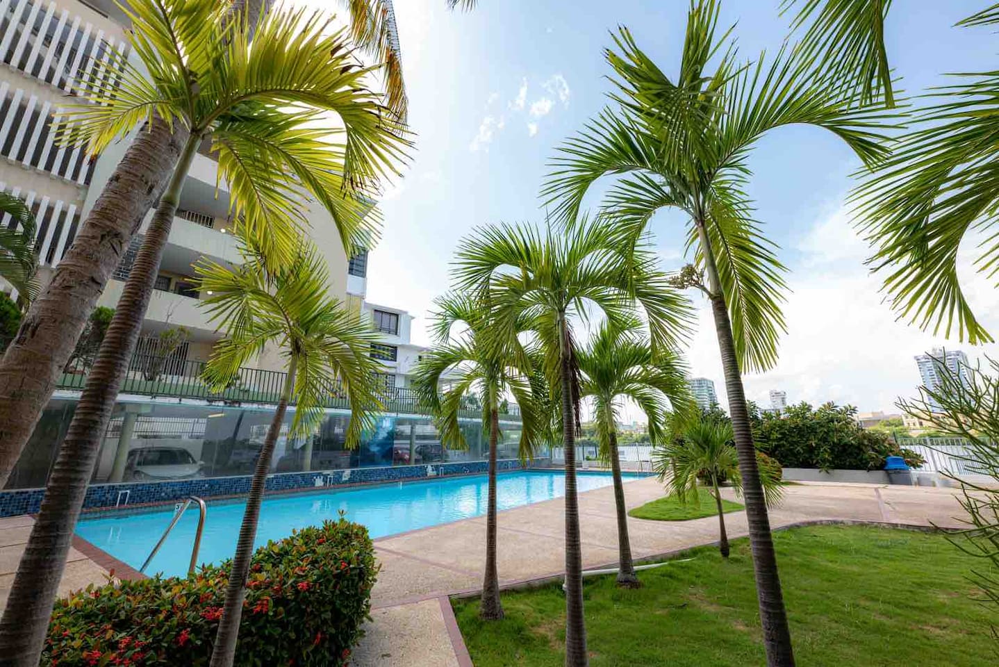 Steps To Beach Studio in Condado w/Pool&Ac