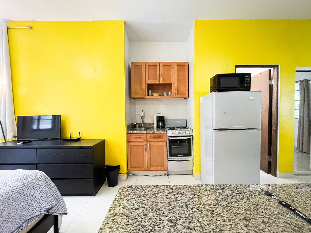 Sunrise Serenity Studio in Condado by Beach/Lagoon