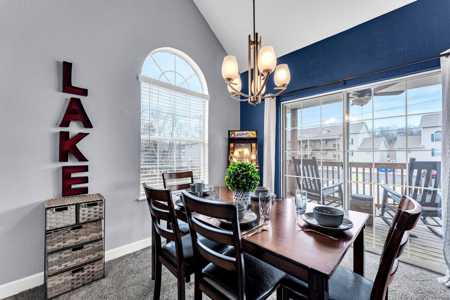 Lake, Fish, |2 King Beds, Pet-Friendly, 5 to strip