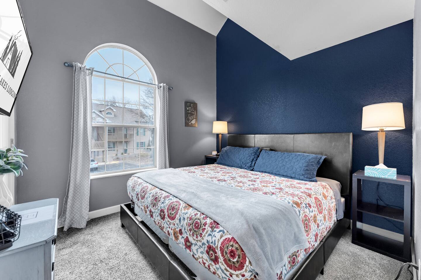 Lake, Fish, |2 King Beds, Pet-Friendly, 5 to strip