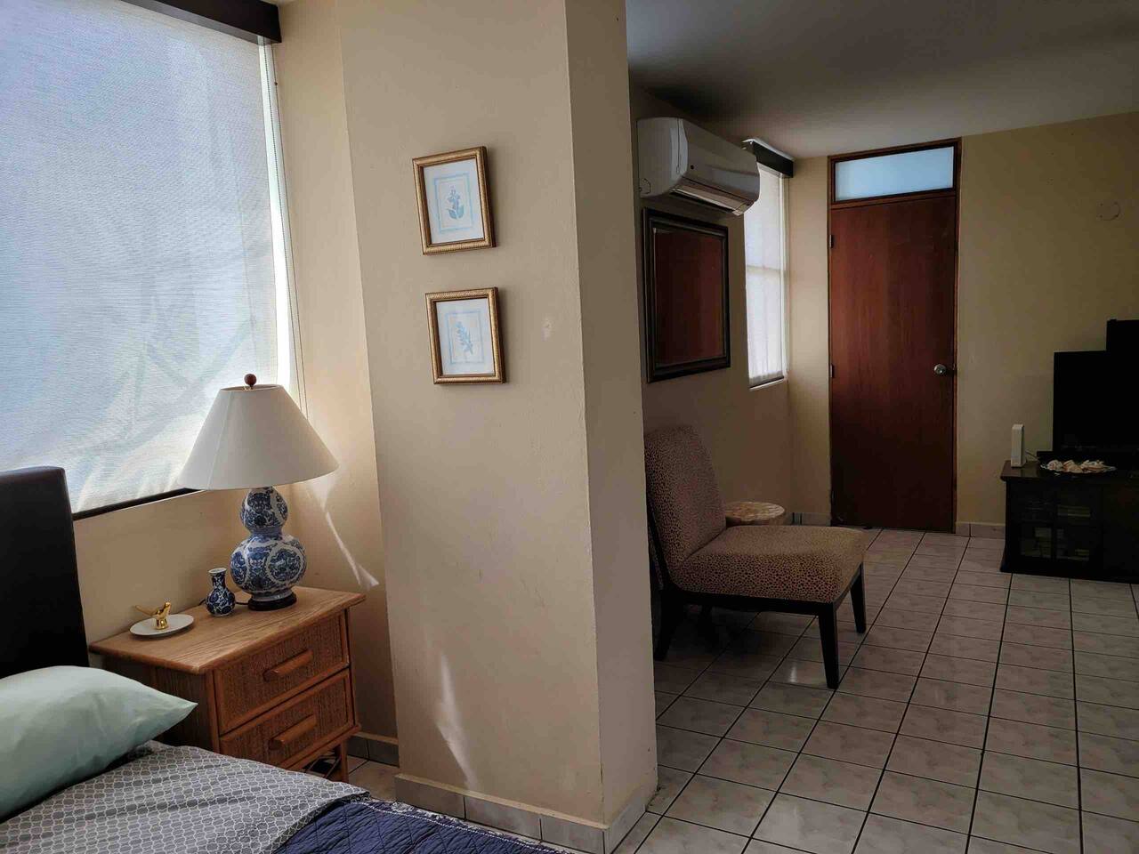 1BR Oasis: Ashford Ave, Pool, 3-Min Walk to Beach!