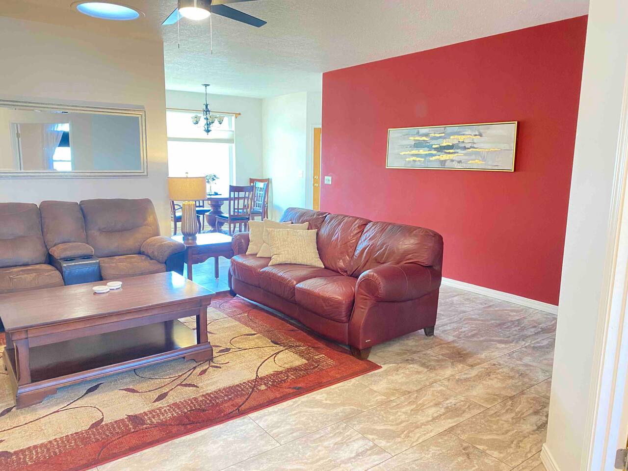 Spacious/King bed/bbq/Quality furnishings/Lg suite