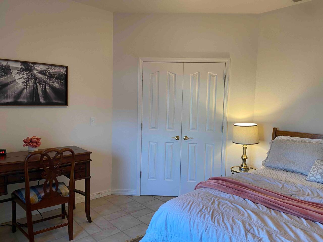 Spacious/King bed/bbq/Quality furnishings/Lg suite