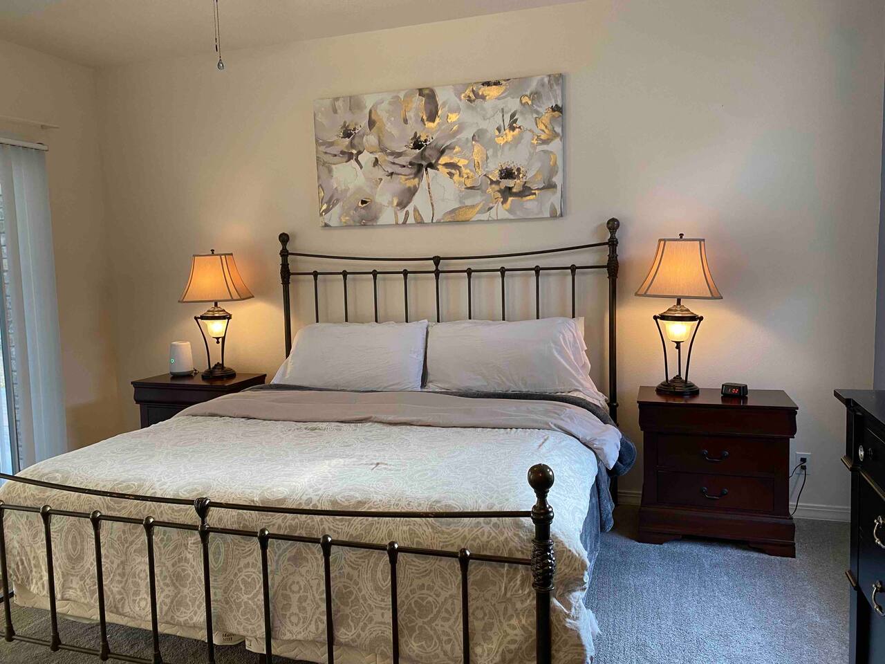 Spacious/King bed/bbq/Quality furnishings/Lg suite