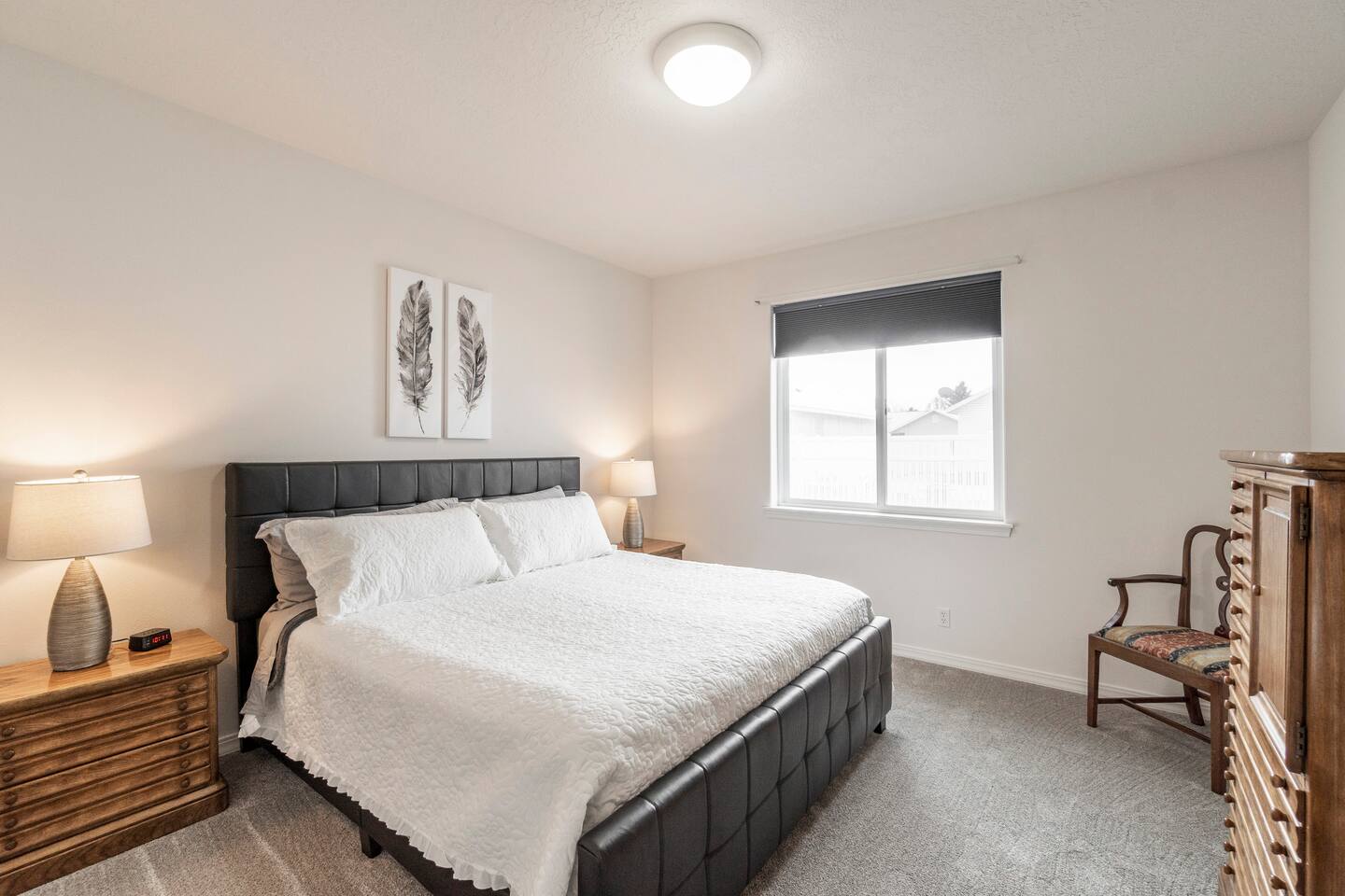 Spacious/King bed/bbq/Quality furnishings/Lg suite