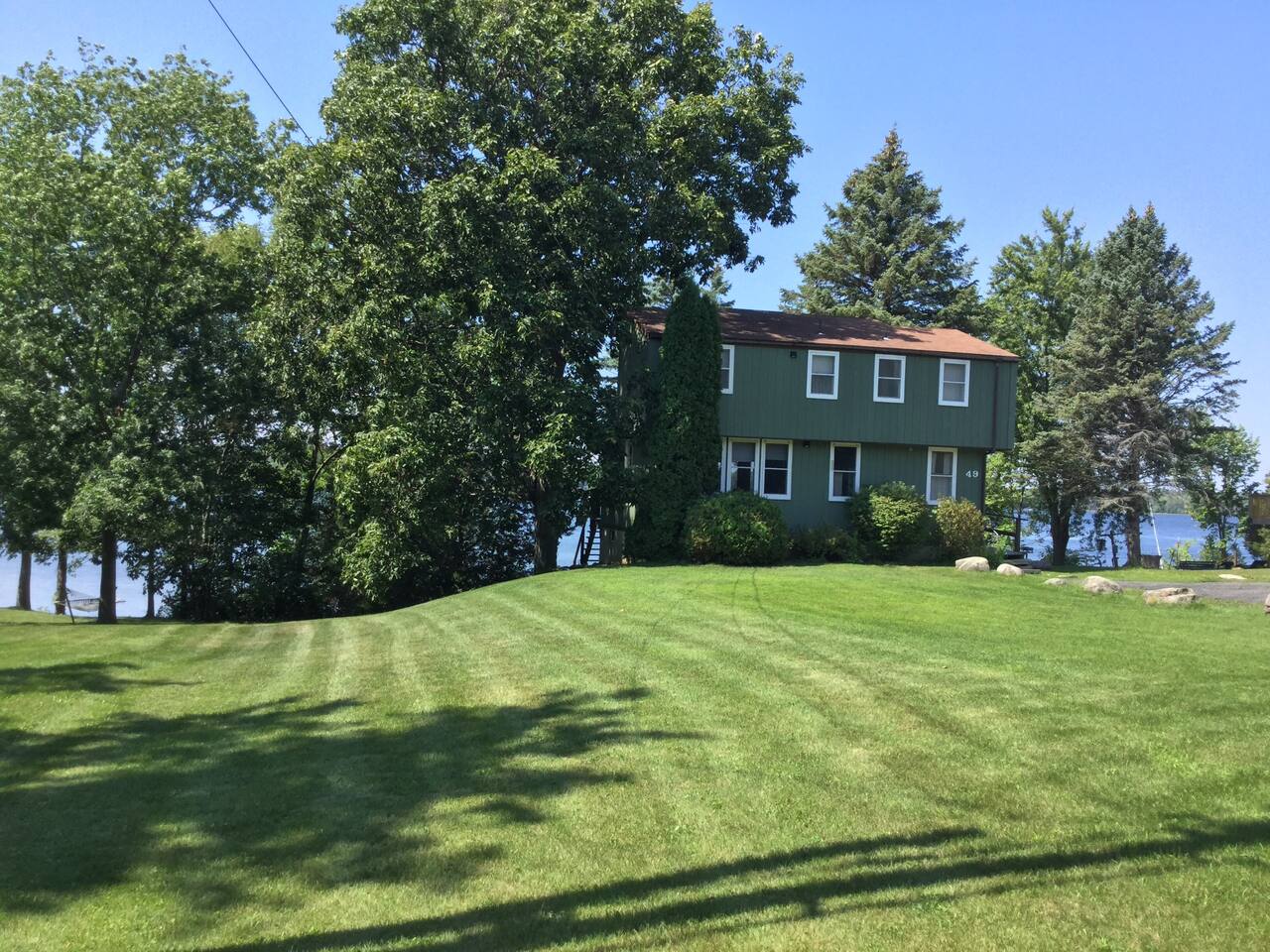 Gone Fishing! Is Pet Friendly! Now with 4 kayaks!