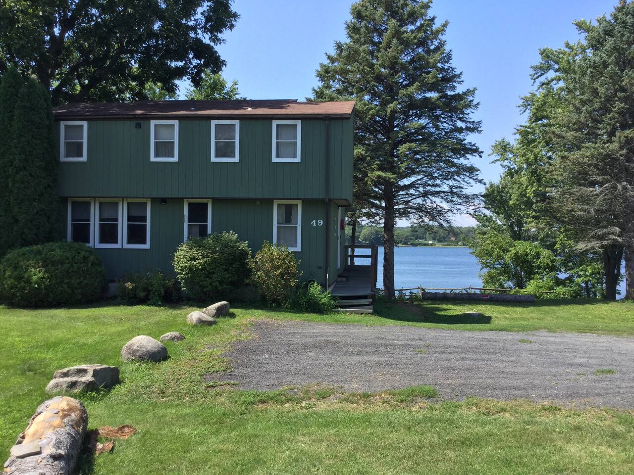 Gone Fishing! Is Pet Friendly! Now with 4 kayaks!