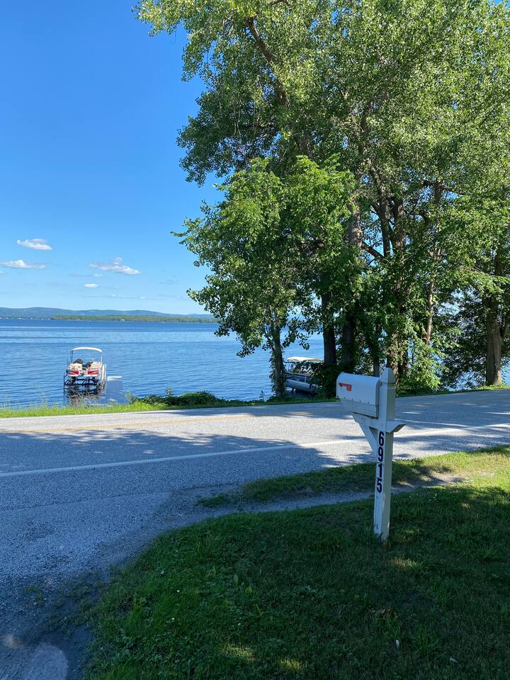 Hero's Landing, A Modern 3 bedroom Lakefront home