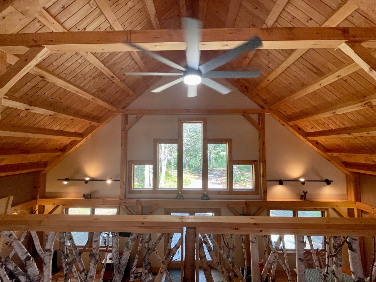Lakefront Maine Retreat~PVT Dock & Year-Round Fun