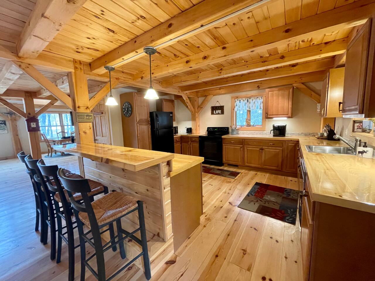 Lakefront Maine Retreat~PVT Dock & Year-Round Fun