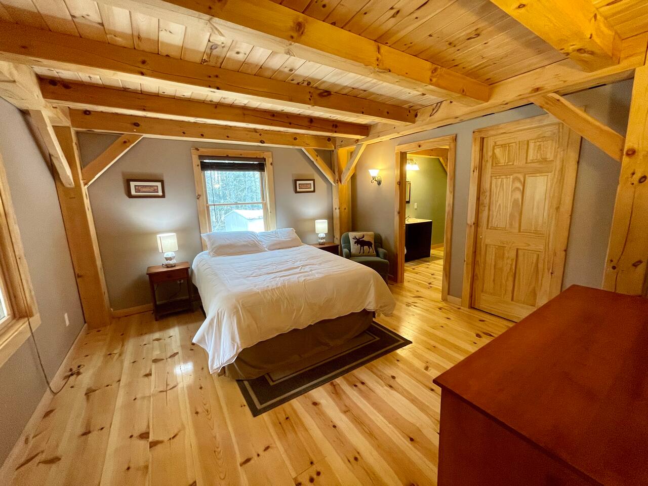Lakefront Maine Retreat~PVT Dock & Year-Round Fun