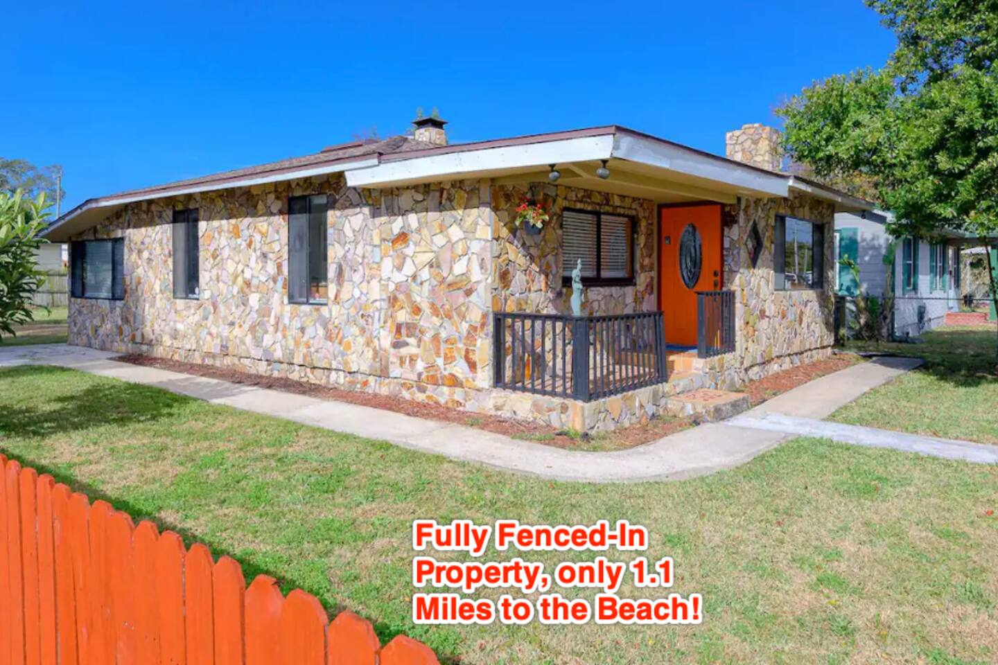 Cozy Daytona Beach Home • Fenced Yard • Pets OK