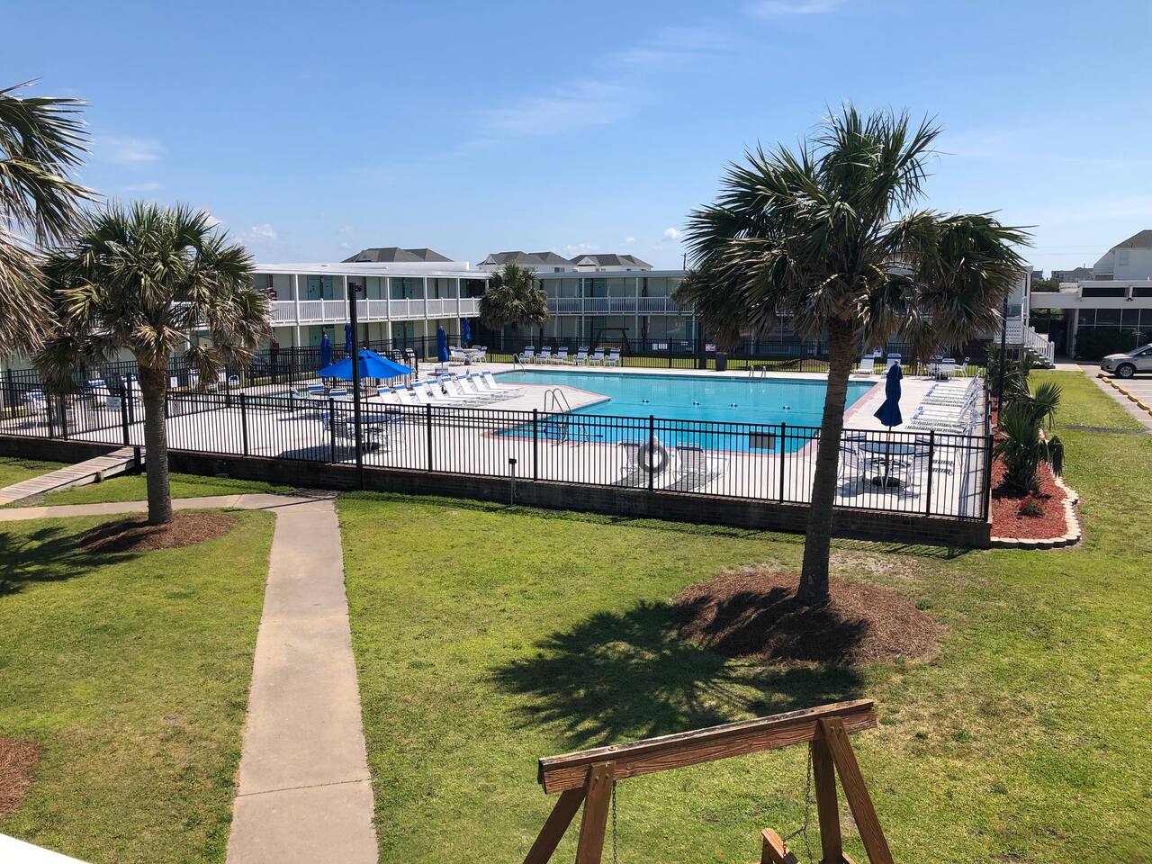 BS269 Pool View with Direct Beach and Sound Access