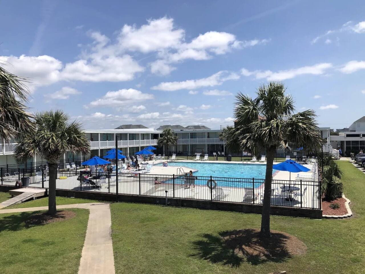 BS269A Pool View w/ Direct Beach and Sound Access