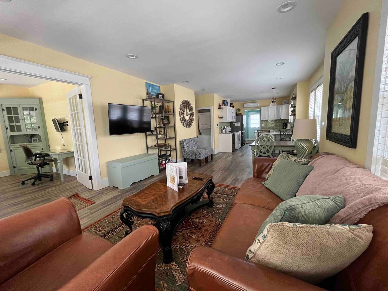 Bayside Bungalow-Updated Home Near the Bay & Beach