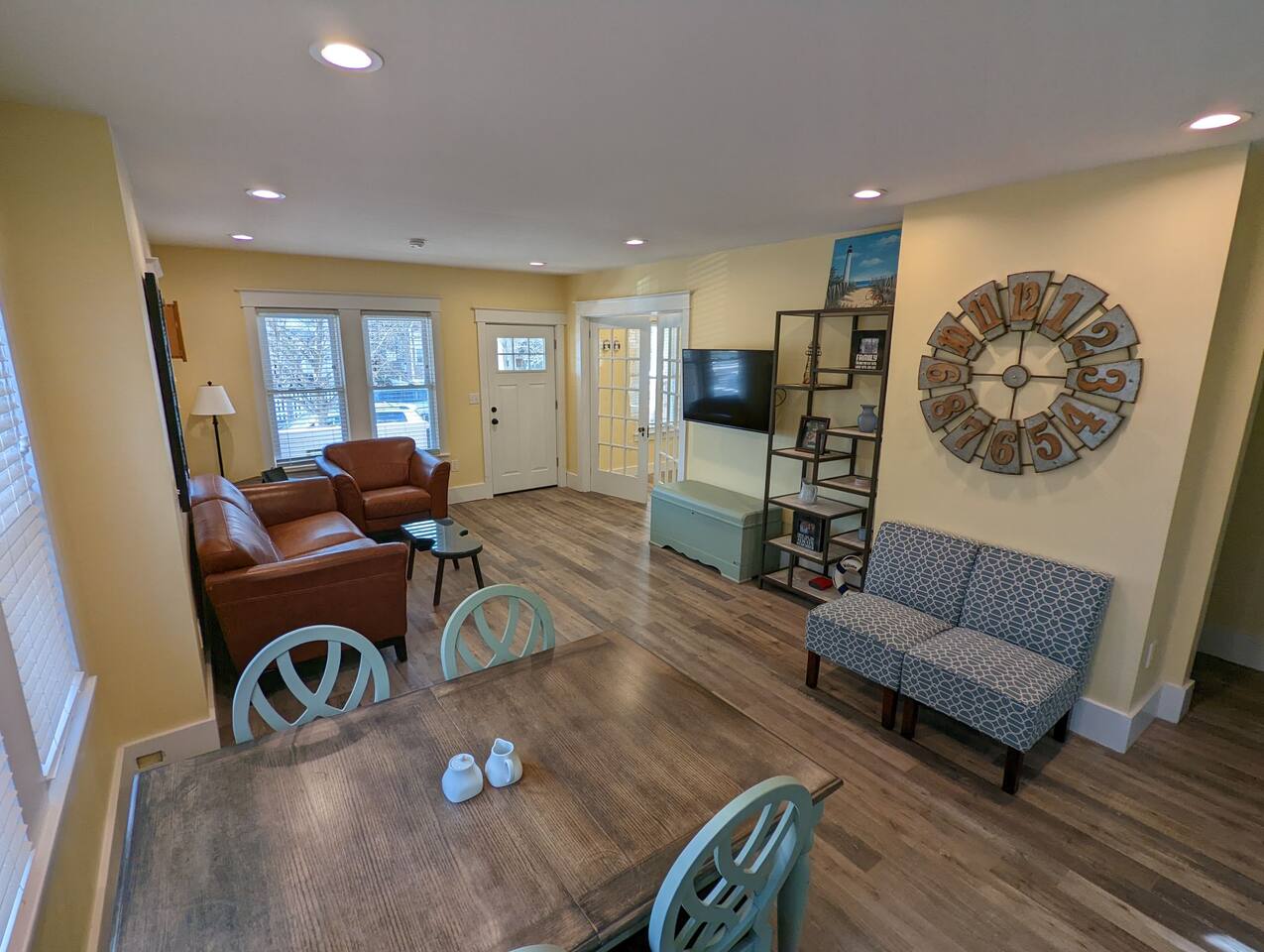 Bayside Bungalow-Updated Home Near the Bay & Beach