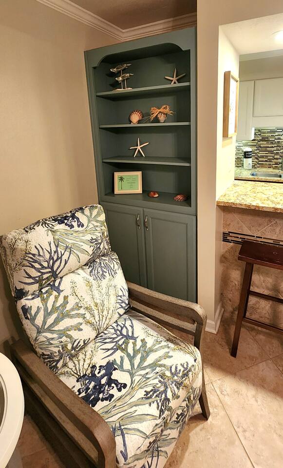 Sunswept 403-Updated Condo w/pool & beach access