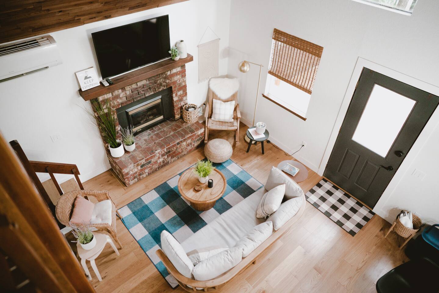 Little wolf cabin King bed dog friendly Mt Baker