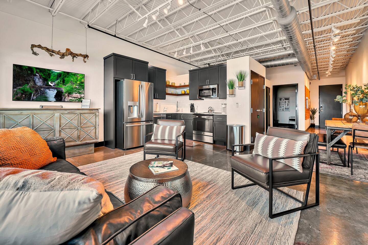 *Newly Renovated* Silocation