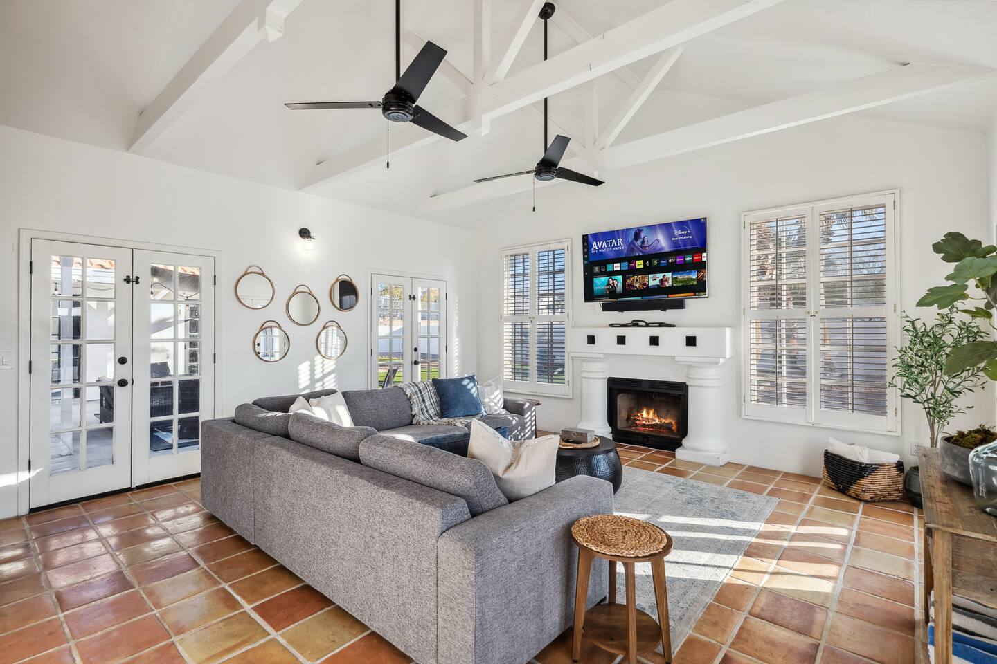 Modern Luxury Estate | Pool | Parking | BBQ