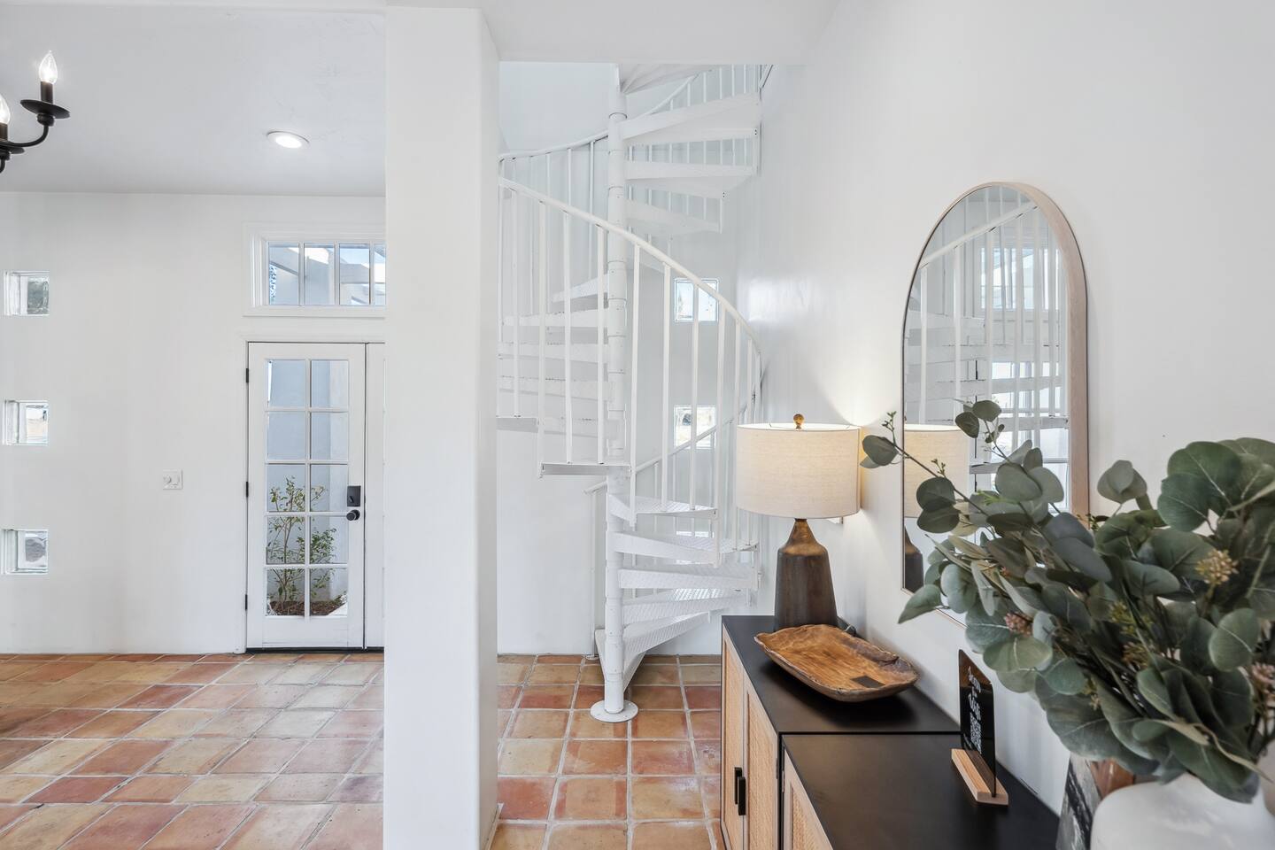 Modern Luxury Estate | Pool | Parking | BBQ