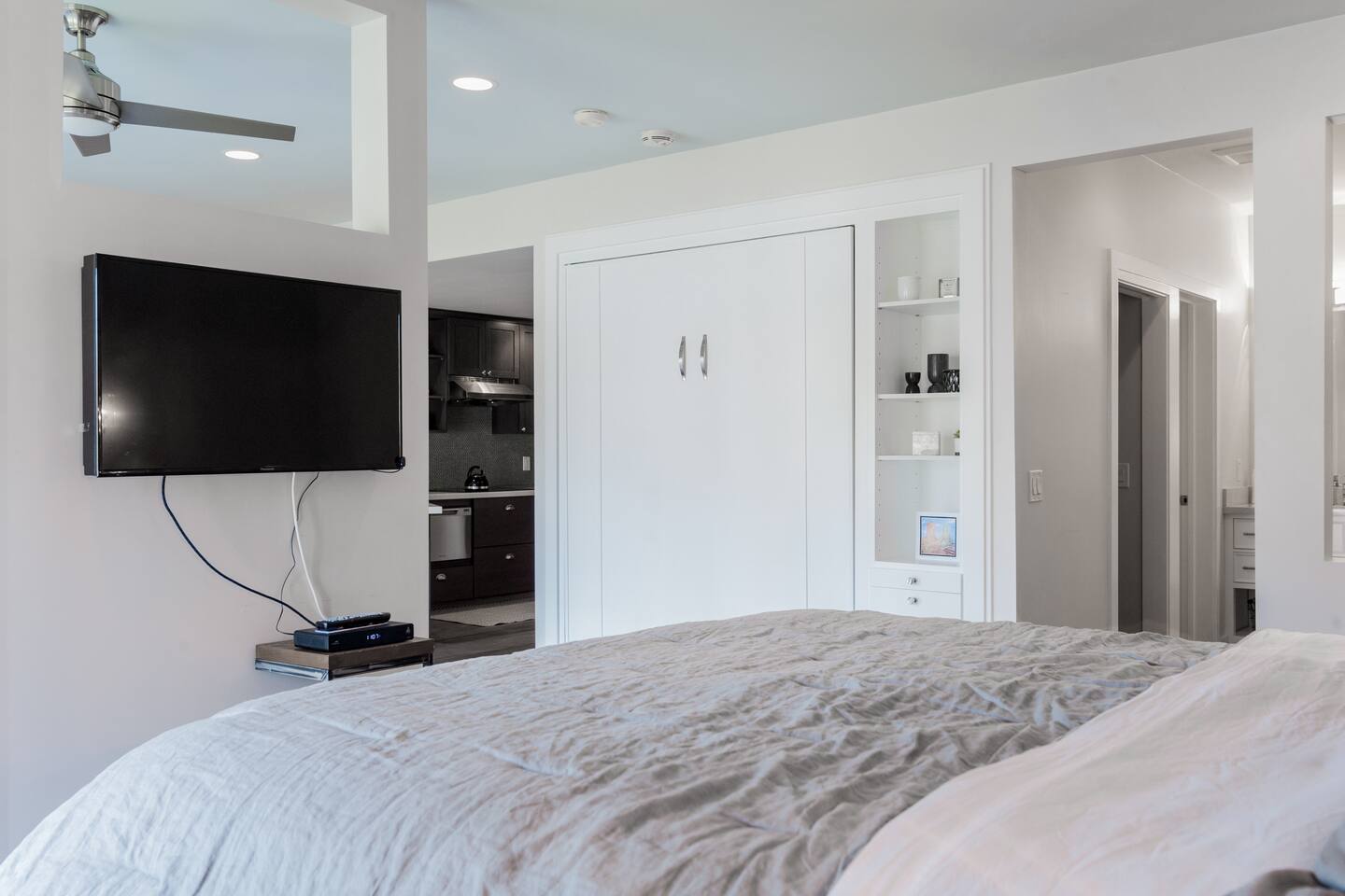Luxurious La Costa Condo!