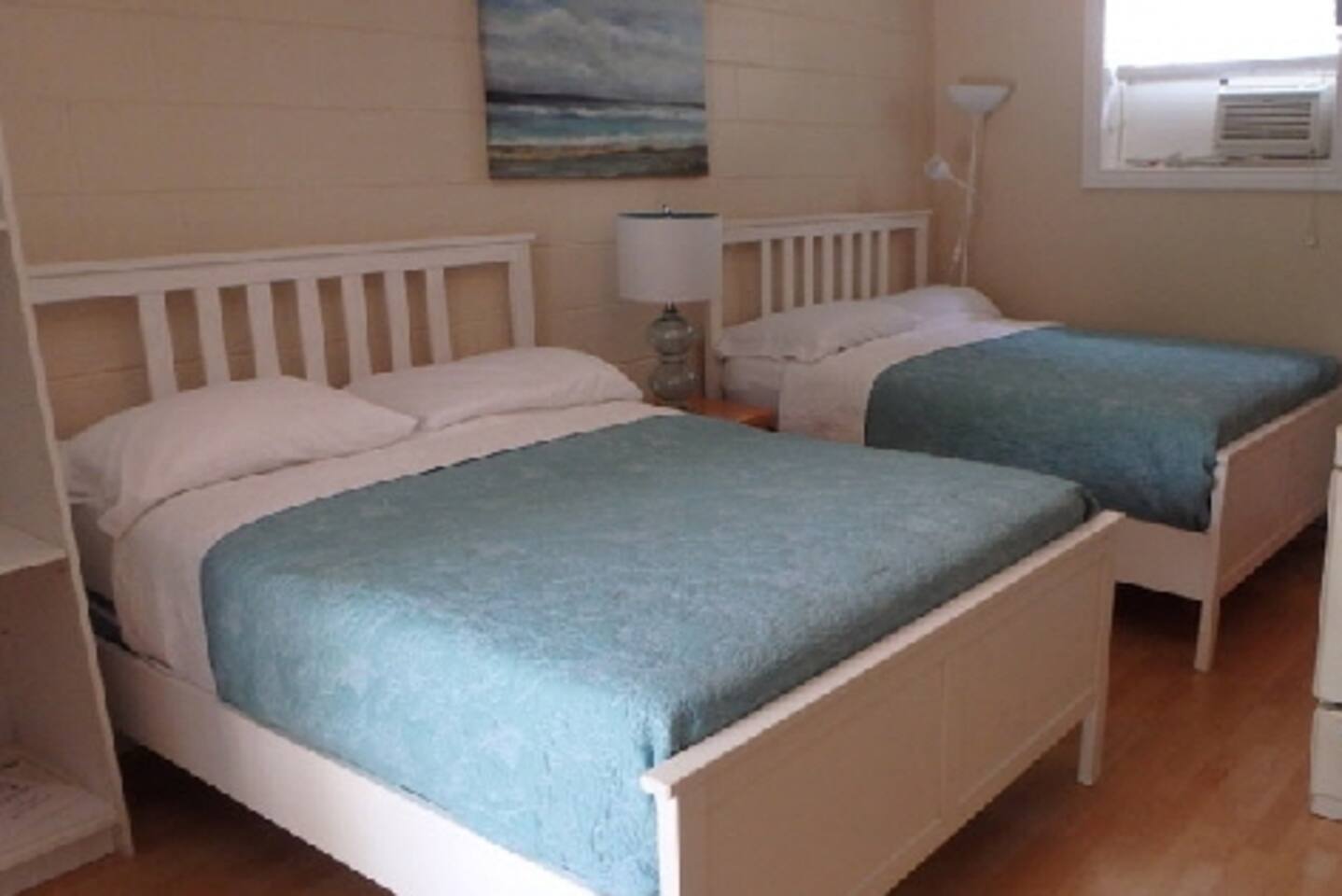 Sunset Cabin w/ 2 dbl beds - getaway by the beach