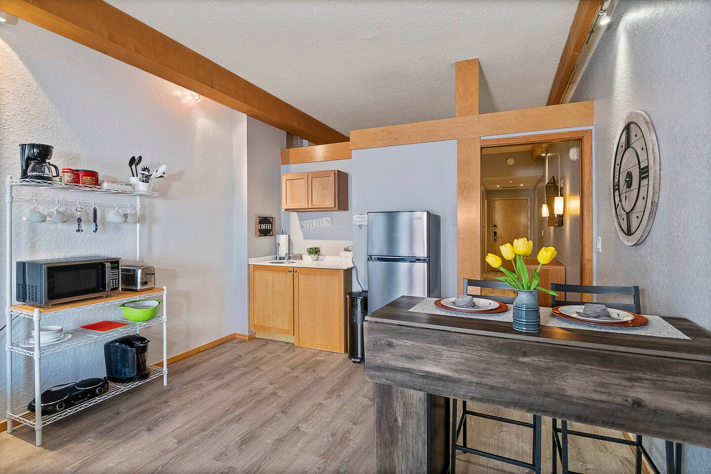 Couples Getaway - Sweet Retreat - European Village Best Location