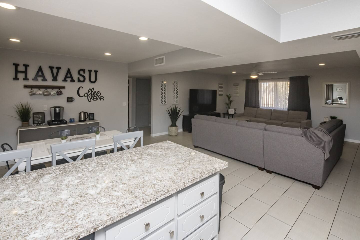 Havasu Diamond | RV Parking | Sleeps 8 | Updated!
