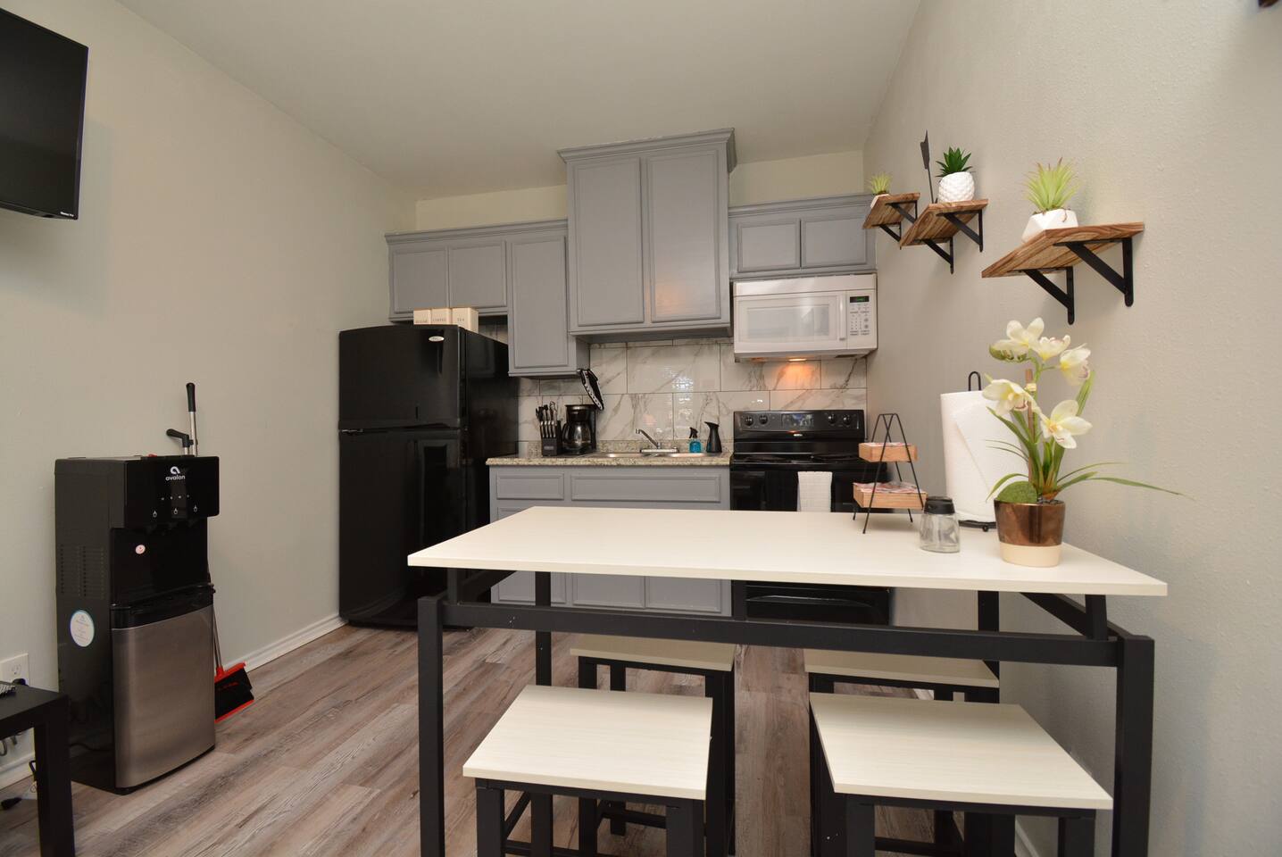 Super Value Suite #3, 4 mi from FIFA Fan Fest