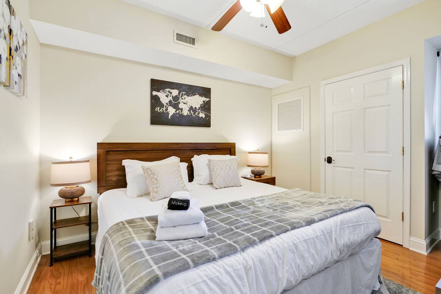 River FRONT | SuperHost | Free Parking!