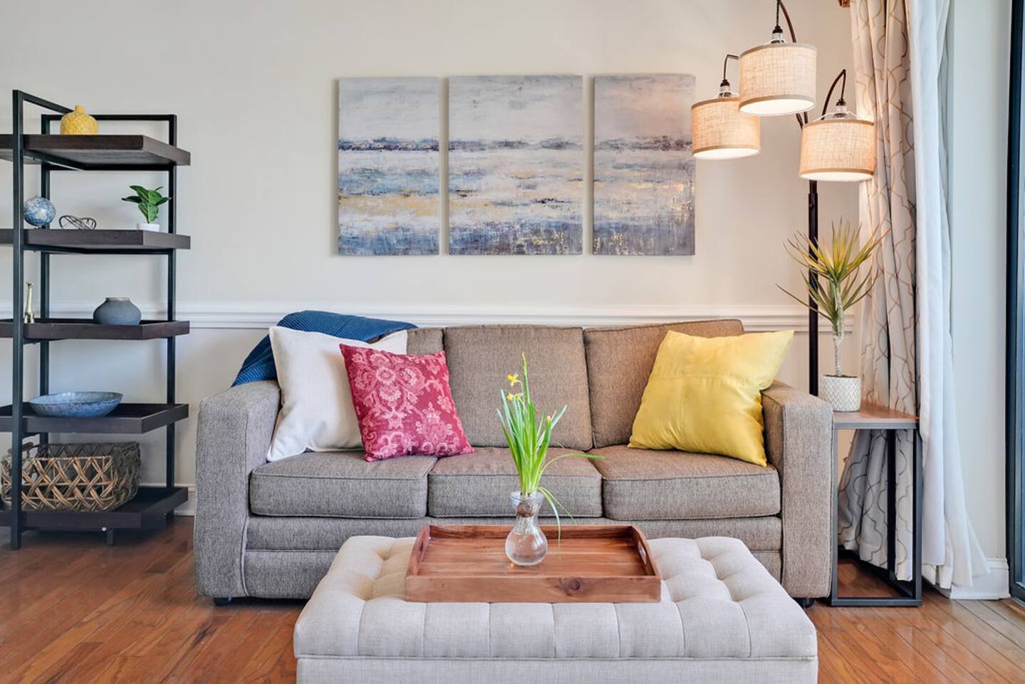 River FRONT | SuperHost | Free Parking!