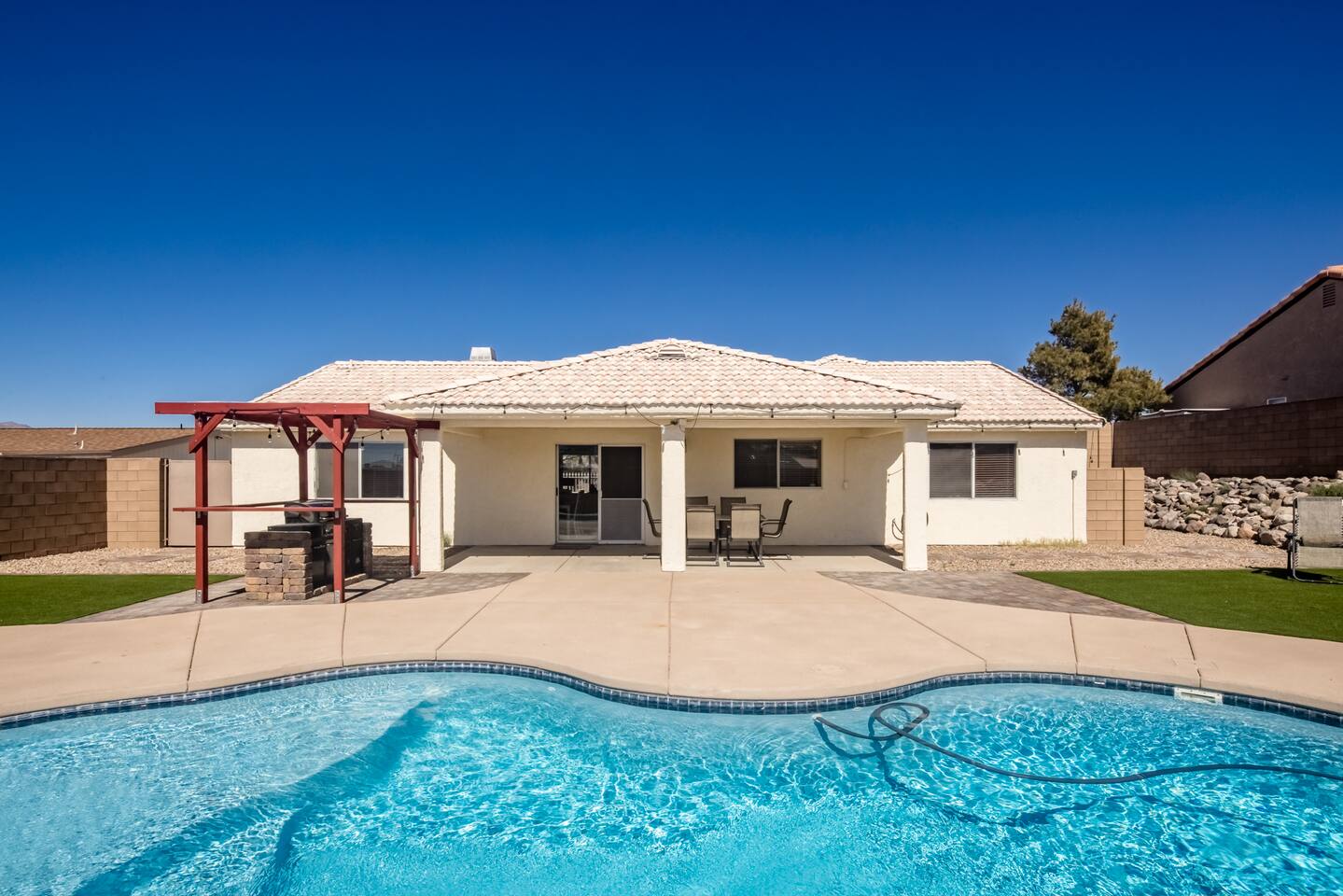 Tropics in Bullhead! Pool | Spa | Mins to Laughlin