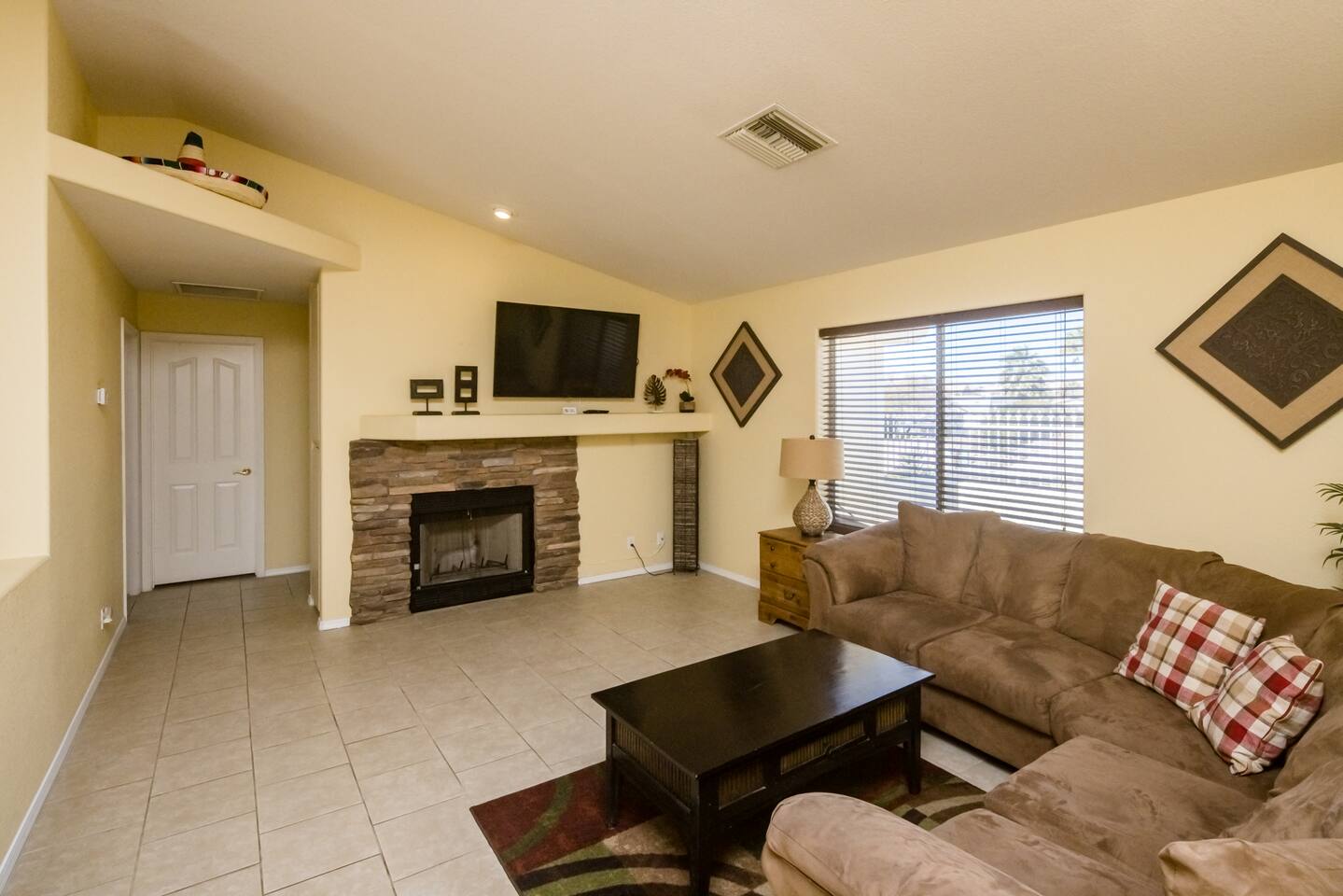 Tropics in Bullhead! Pool | Spa | Mins to Laughlin