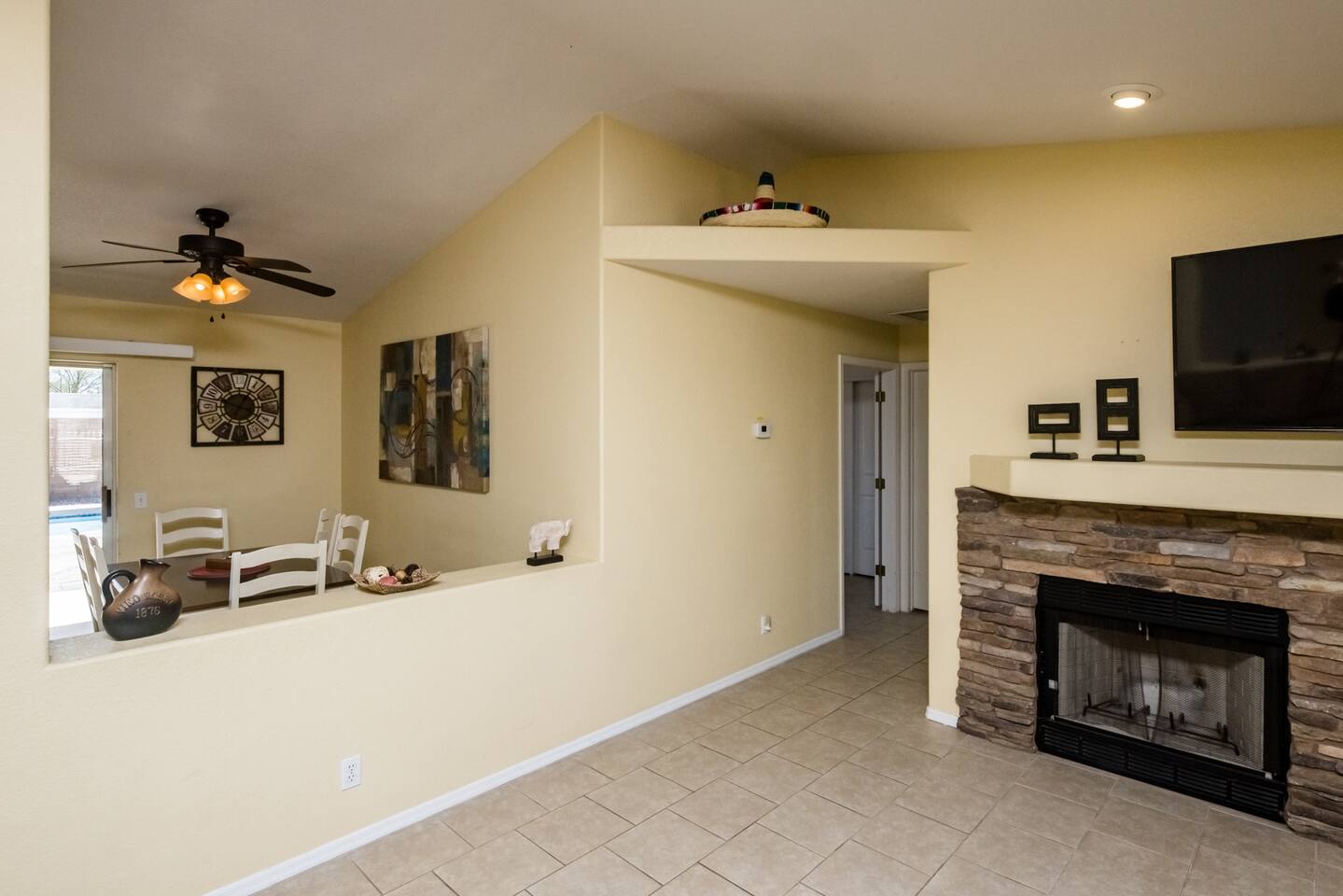 Tropics in Bullhead! Pool | Spa | Mins to Laughlin