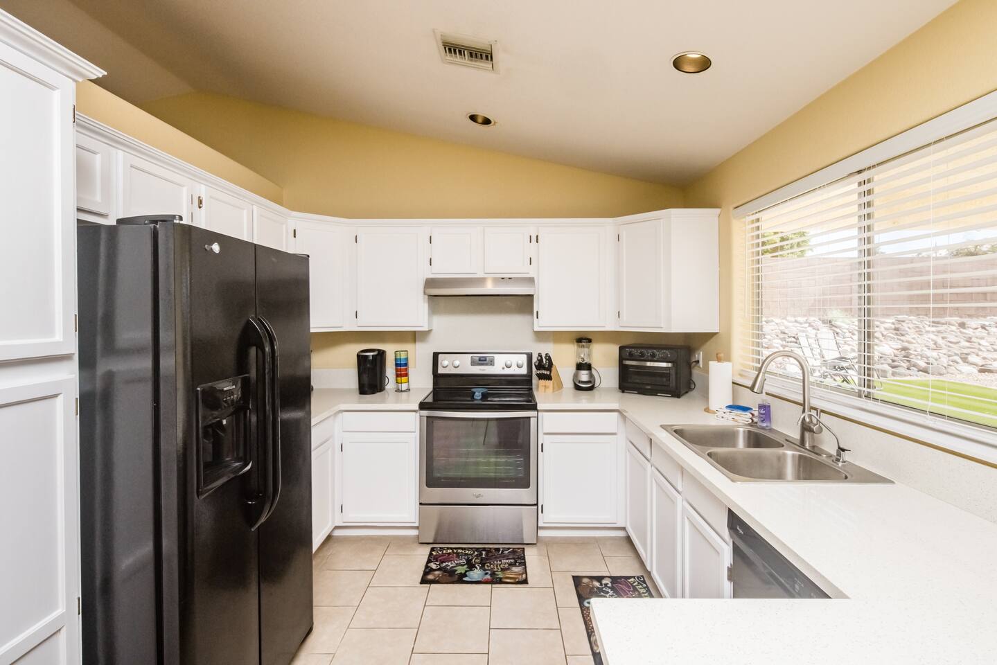 Tropics in Bullhead! Pool | Spa | Mins to Laughlin