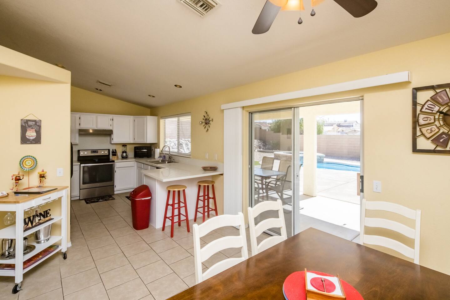 Tropics in Bullhead! Pool | Spa | Mins to Laughlin