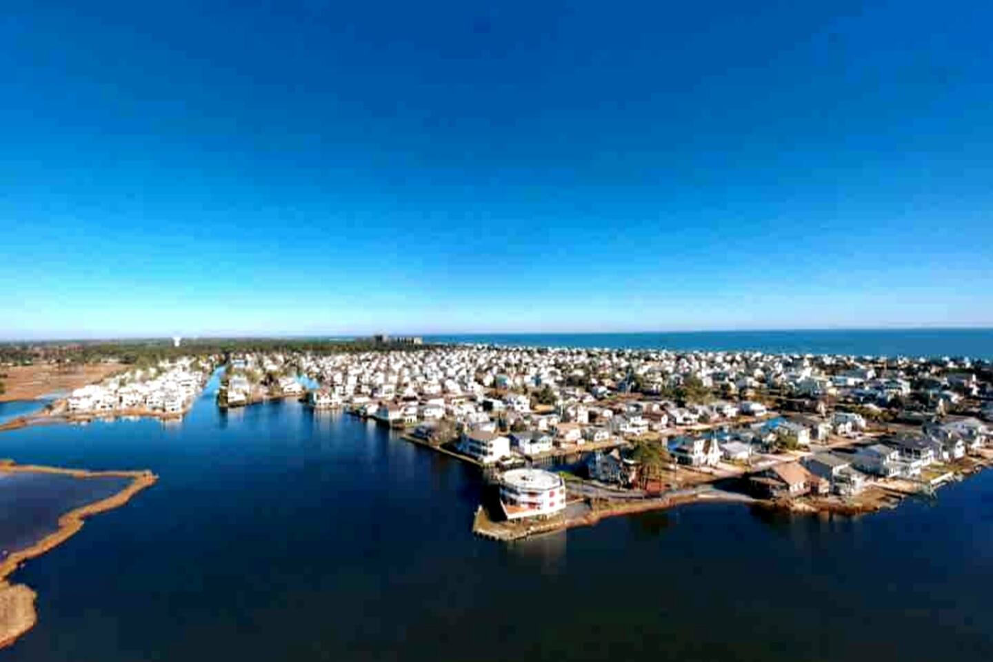 ⛱ Quiet 3 Bed Twinhome just 3 miles from Beach! ⛱