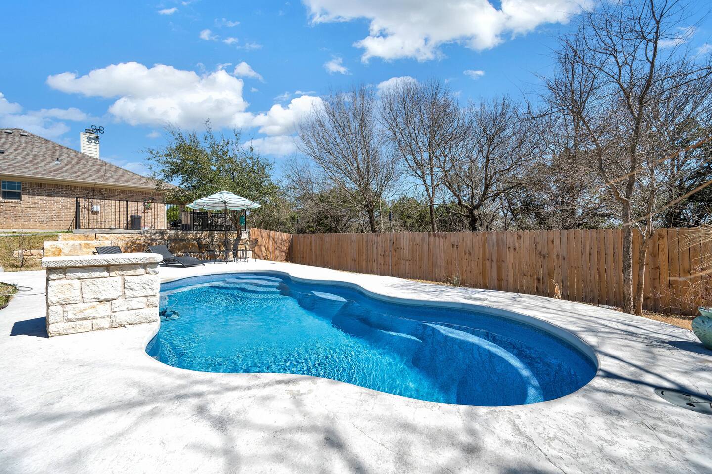 Lake Access - Pool/Spa/Fishing - 2 Acres Retreat