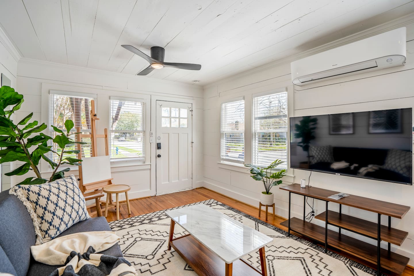 Historic Heights Artist Boho Bungalow