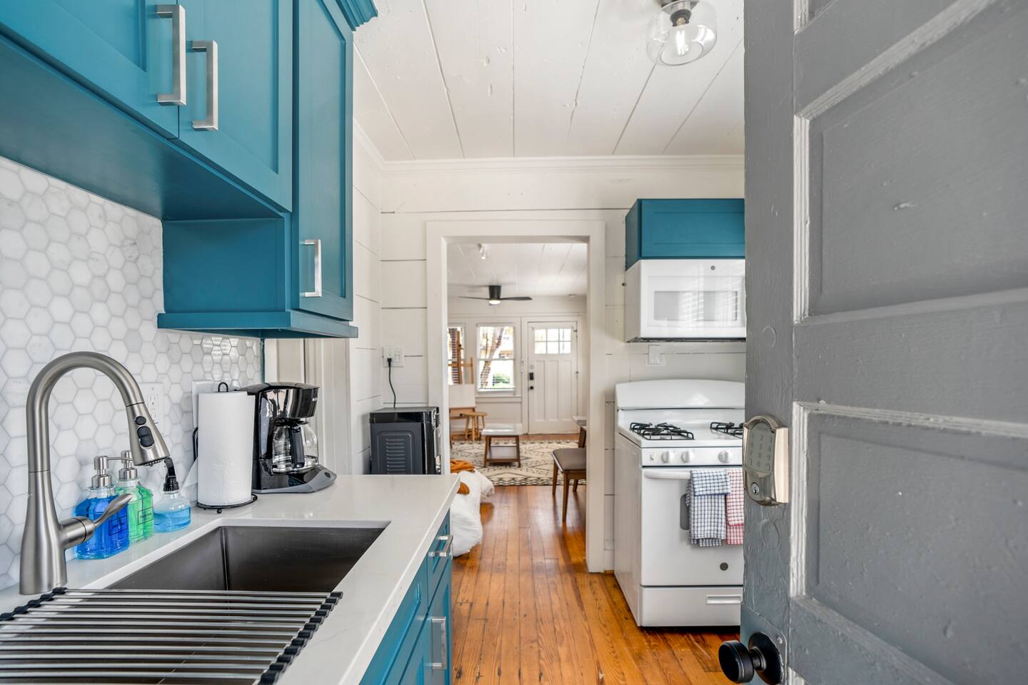 Historic Heights Artist Boho Bungalow