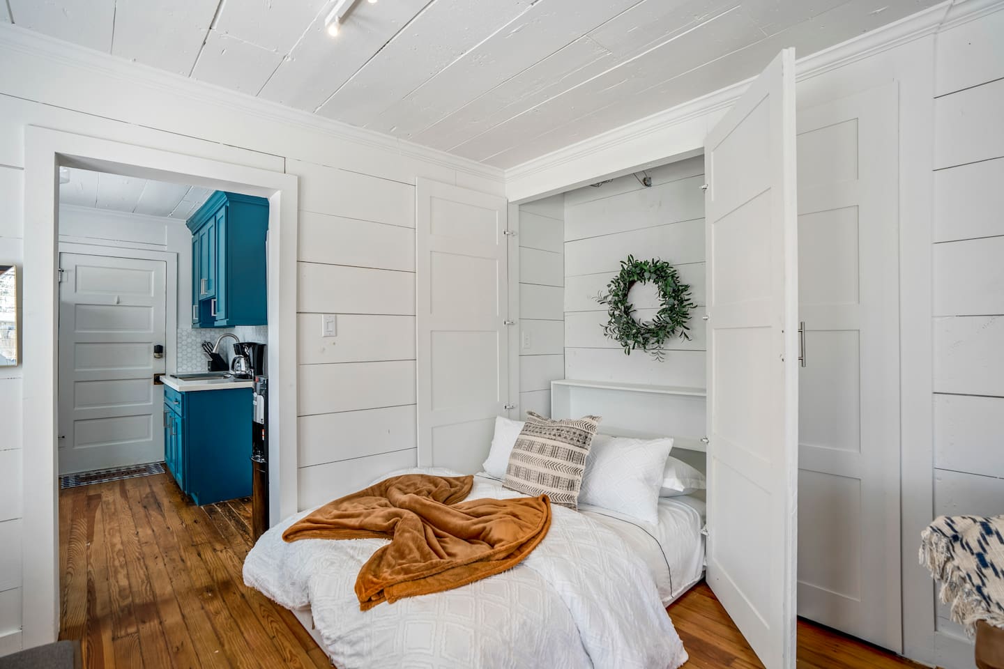 Historic Heights Artist Boho Bungalow