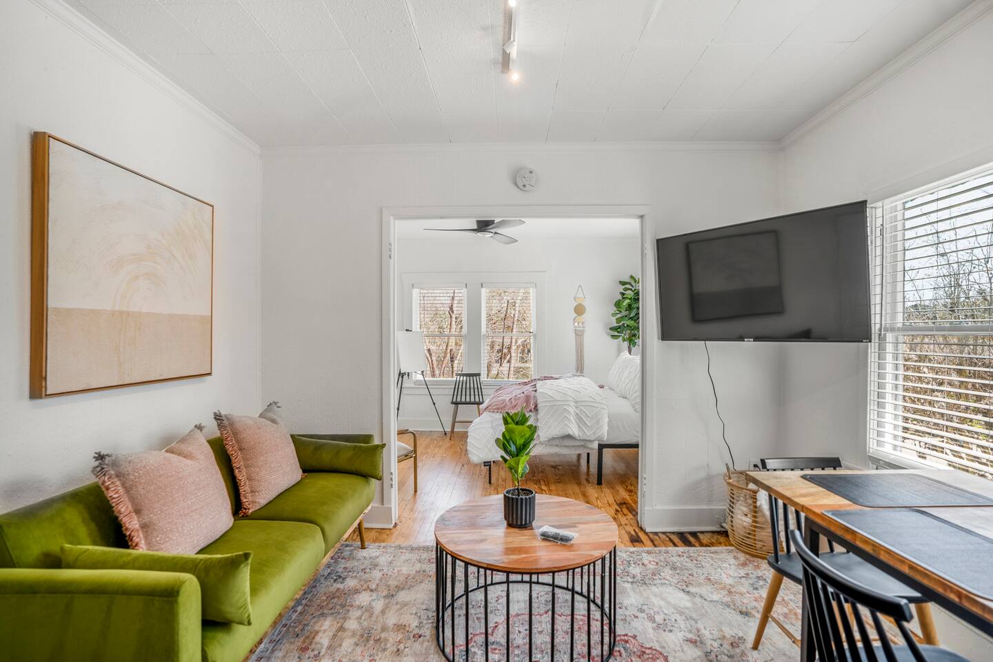 Historic Heights Boss Babe Bungalow