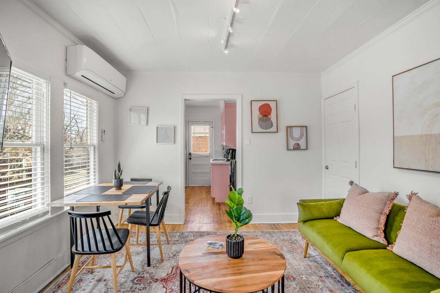 Historic Heights Boss Babe Bungalow